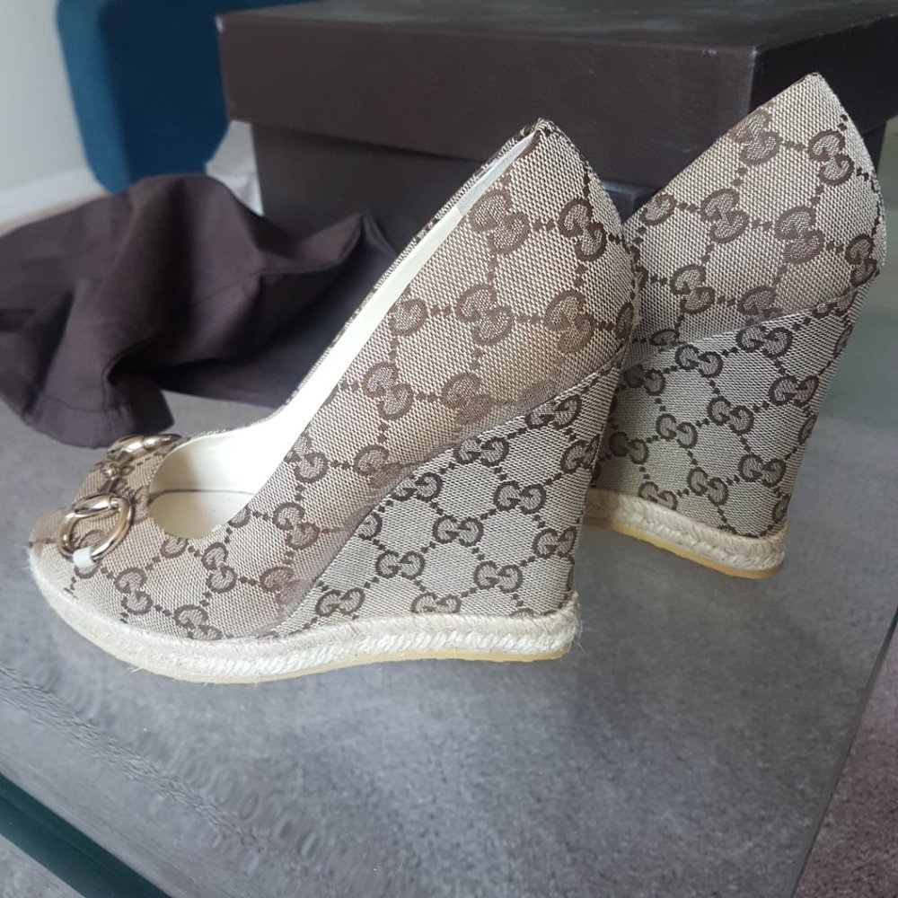 Gucci Espadrille Beige GG Monogram Canvas Peep Toe Wedge Sandals Size 36 1/2